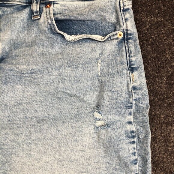 GAP Jean Shorts Women 16/33 Blue 9” Bermuda Distressed Mid Rise Light Wash Raw - Picture 6 of 7